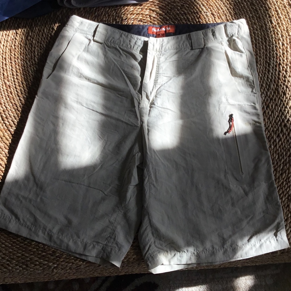 SIMMS size Large Men's Tan Fishing Shorts